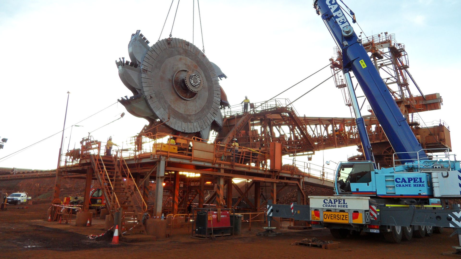 Capel Crane Hire heavy lift of a bucket wheel
